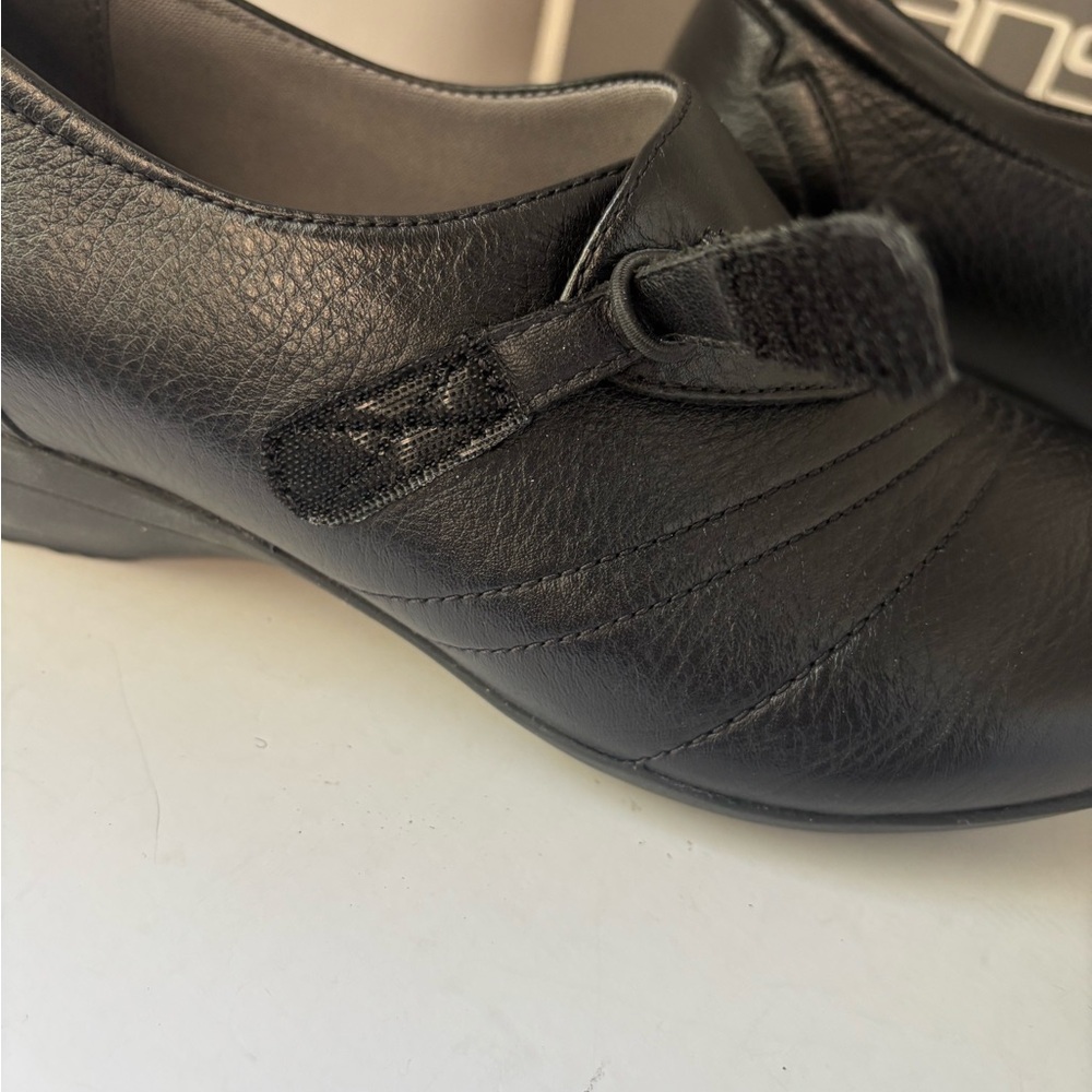 Dansko Women’s  Black Slip-On Loafers with adjustable strap - Picture 4 of 7